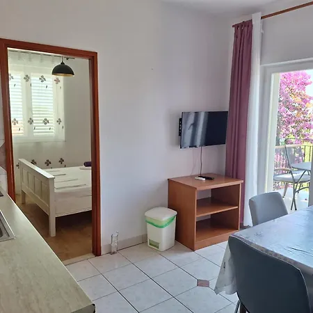 Vodopija 300m To The * スベティ・フィリップ・イ・ヤコブ