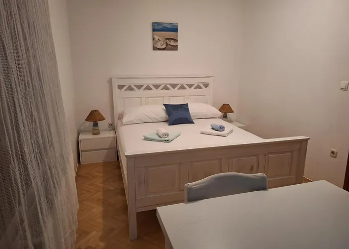 Vodopija 300m To The Appartement Sveti Filip i Jakov