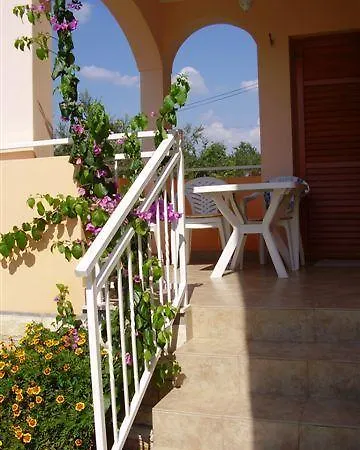 Vodopija 300m To The Διαμέρισμα Sveti Filip i Jakov